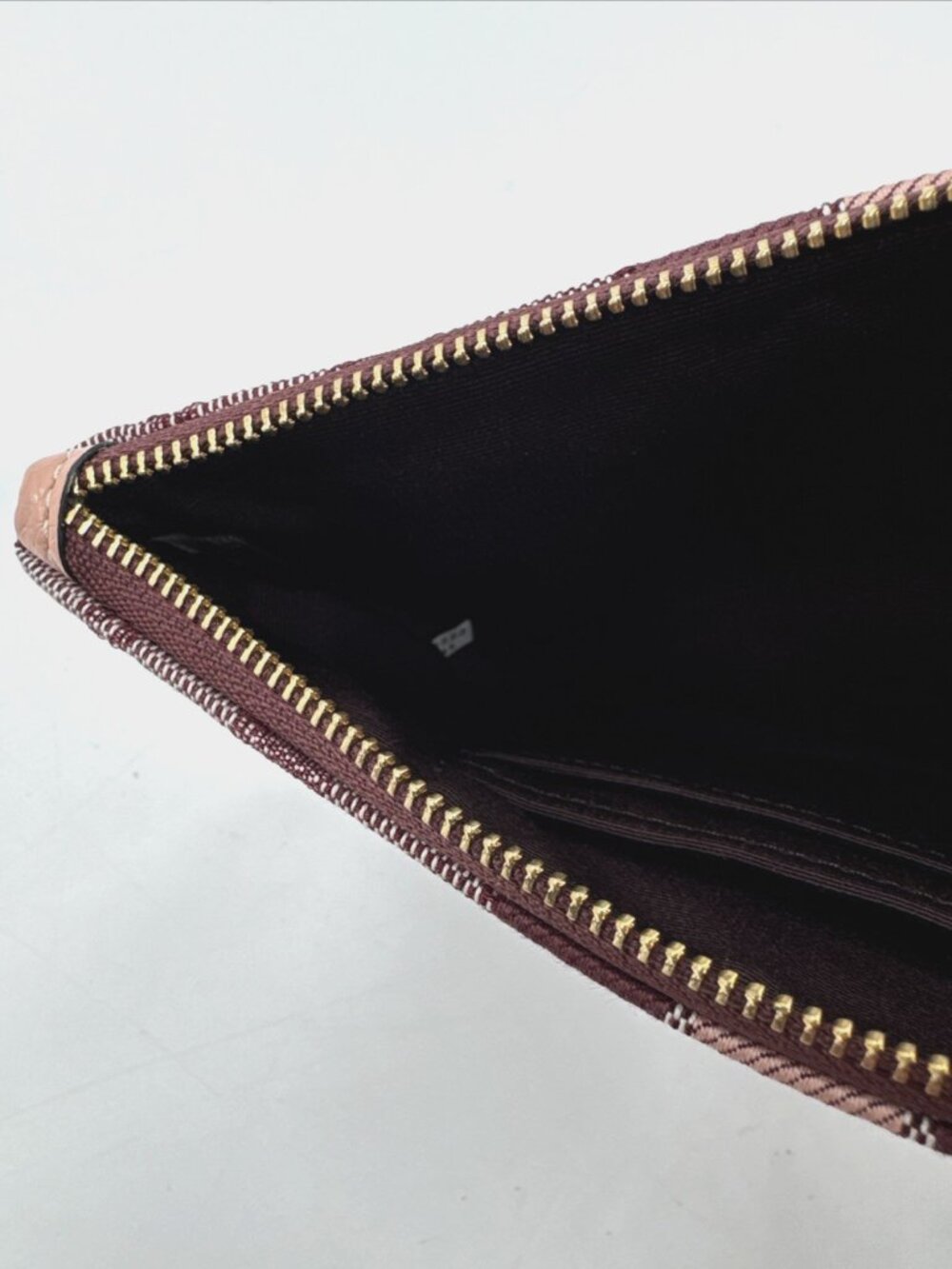 Coach Dempsey Signature Jacquard Patch Logo Wristlet Wine Pink Credit Card NWOT - Picture 5 of 9